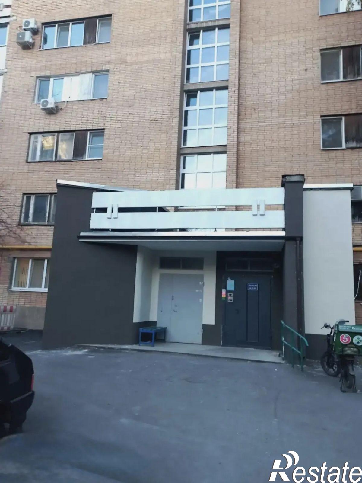 Купить квартиру за 10 000 000 рублей на Ленина проспект, 3