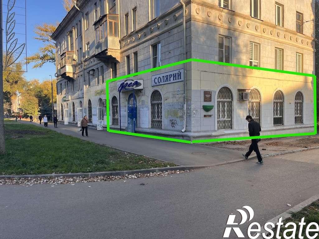 Сдать торговое помещение за 117 600 рублей на Металлургов проспект, 35