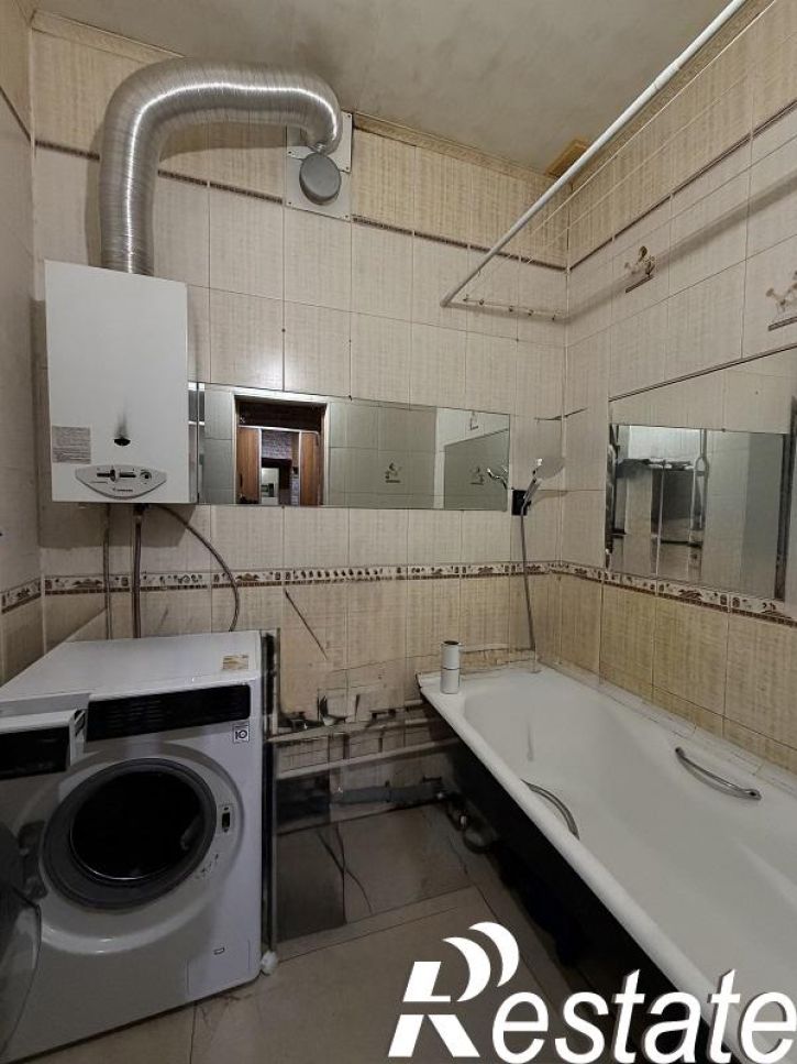 2-комн квартира Строителей улица, 22
