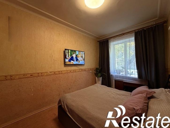 2-комн квартира Строителей улица, 22