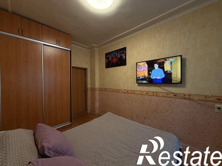 2-комн квартира Строителей улица, 22