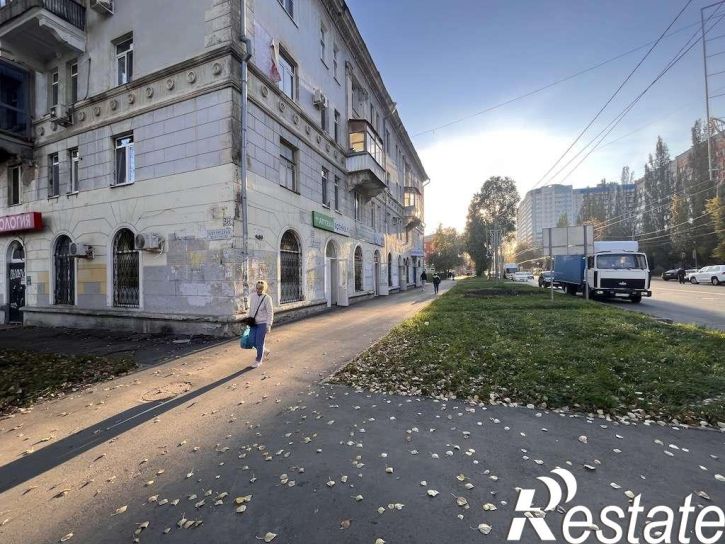 Торговое помещение Металлургов проспект, 35